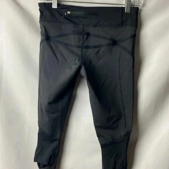 LULULEMON WO SIZE 6 RUN FOR YOUR LIFE CROP SPORT LEGGINGS BLACK WAIST ZIP POCKET - Picture 8 of 11
